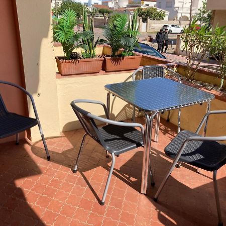 Tres Bel Appartement Entierement Renove Empuriabrava Exteriör bild
