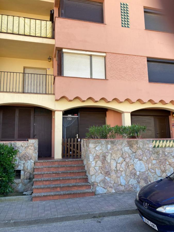 Tres Bel Appartement Entierement Renove Empuriabrava Exteriör bild