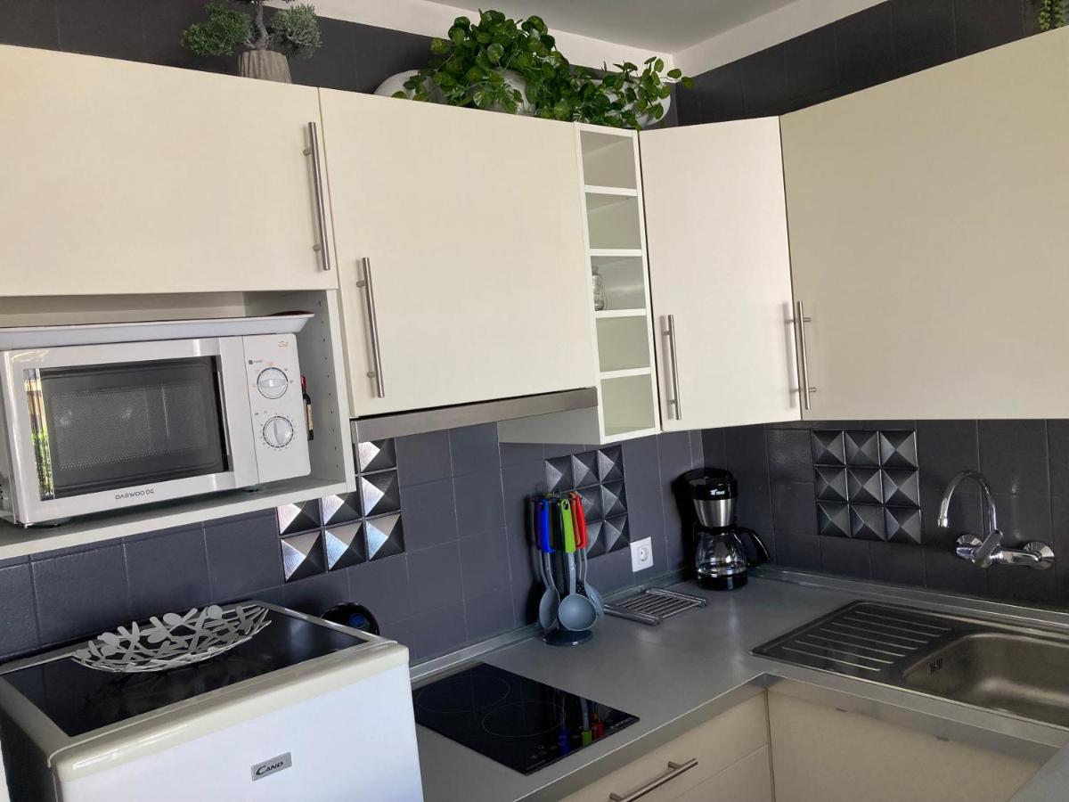 Tres Bel Appartement Entierement Renove Empuriabrava Exteriör bild