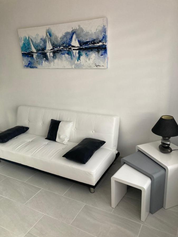 Tres Bel Appartement Entierement Renove Empuriabrava Exteriör bild