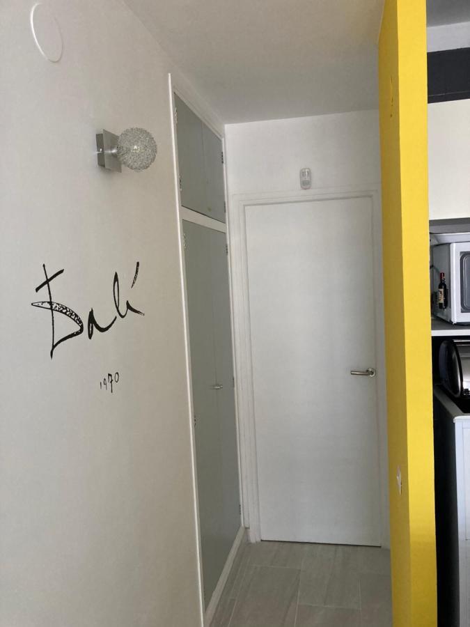 Tres Bel Appartement Entierement Renove Empuriabrava Exteriör bild