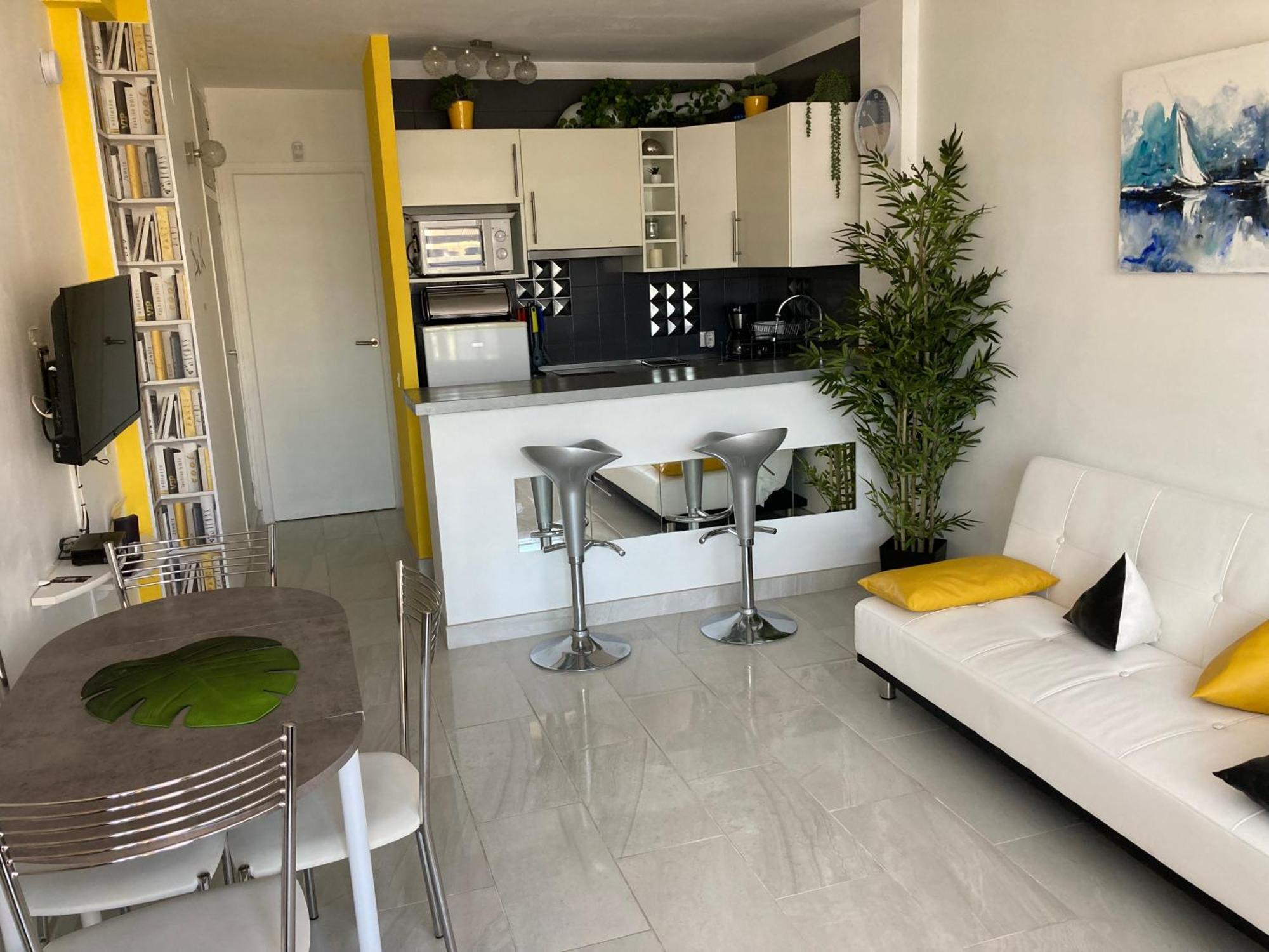 Tres Bel Appartement Entierement Renove Empuriabrava Exteriör bild